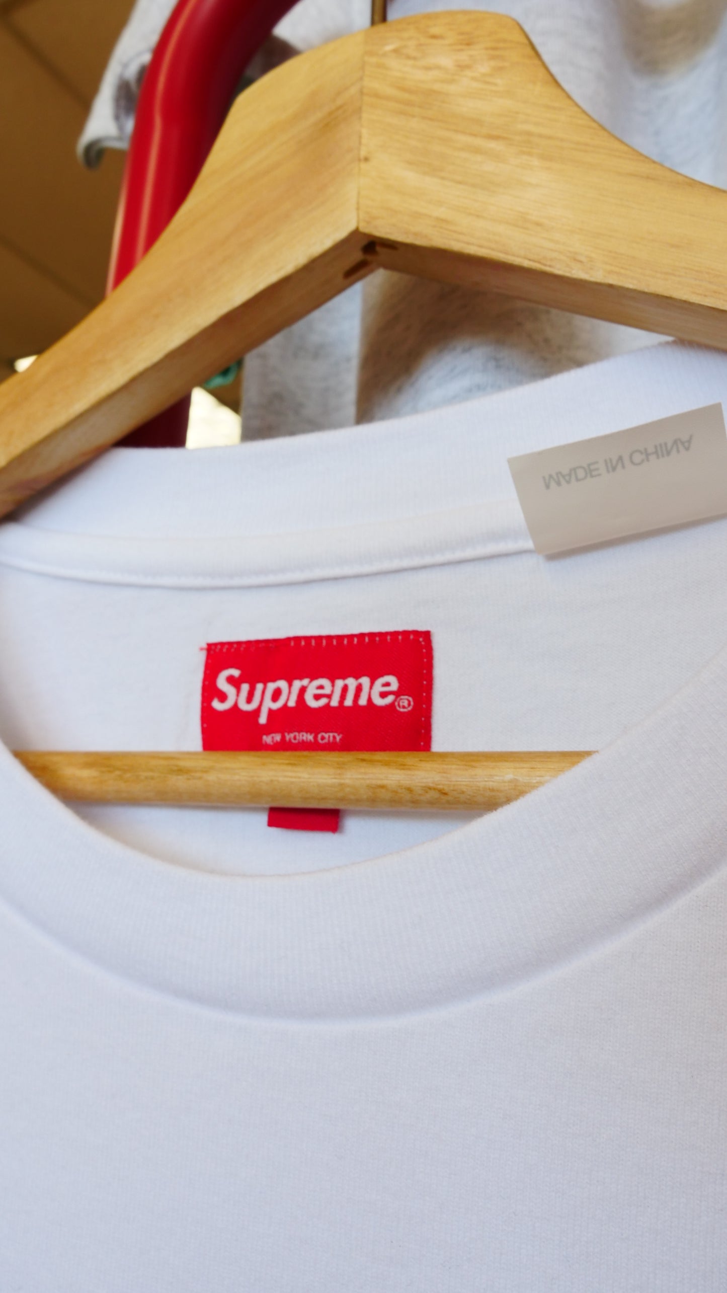 Supreme (Embrodery Tee)